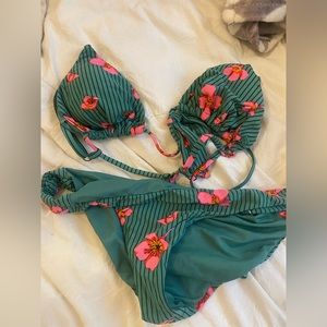 Billabong green tropical bikini.
